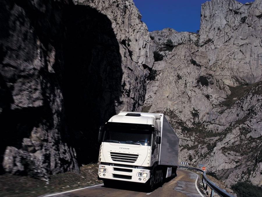  Iveco Stralis 2002 года  (фото 3 из 19)